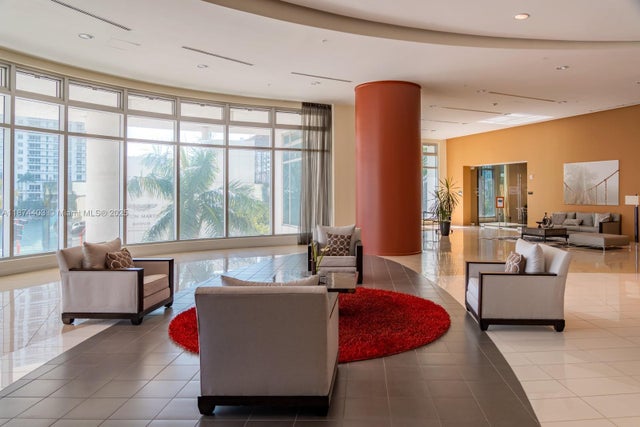 3 of 17 - 300 S Biscayne Blvd L-1022, Miami, FL