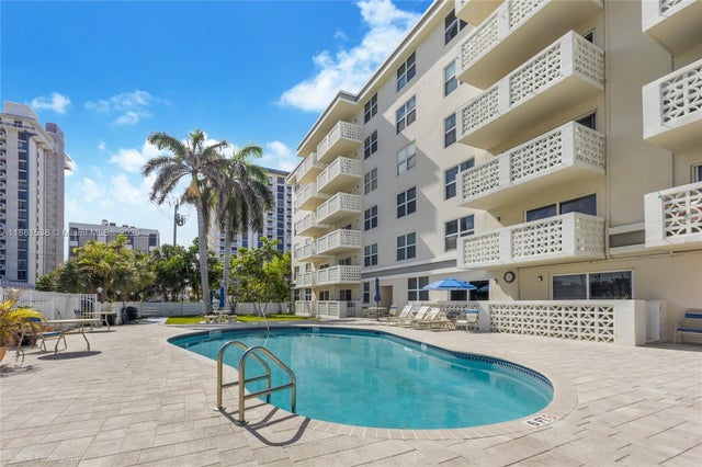 4 of 29 - 1901 S Ocean Dr 303, Hollywood, FL