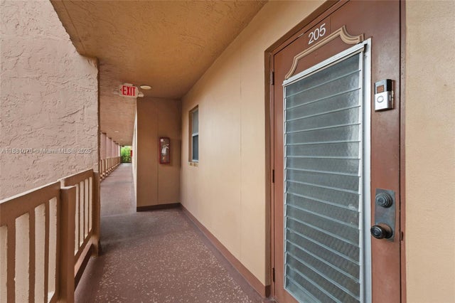 3 of 28 - 9620 Sunrise Lakes Blvd 205, Sunrise, FL