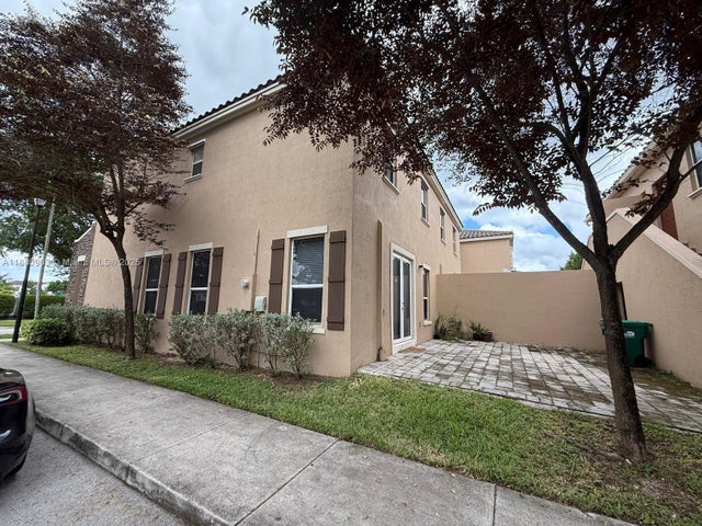 3 of 27 - 17070 Sw 95th Ter, Miami, FL