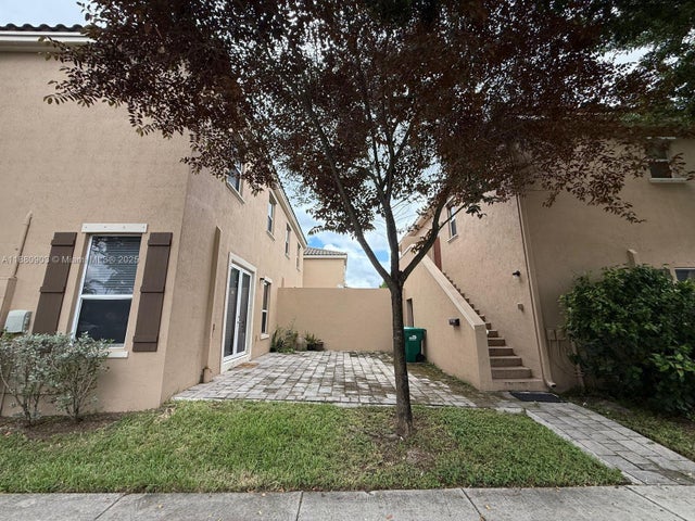 4 of 27 - 17070 Sw 95th Ter, Miami, FL