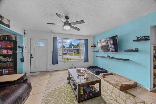 5 of 41 - 4450 Sw 24th St, Fort Lauderdale, FL