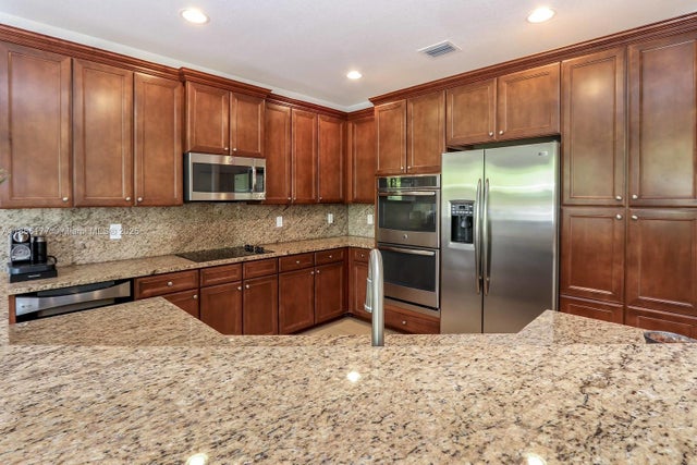 5 of 13 - 8868 Nw 101st Pl, Doral, FL