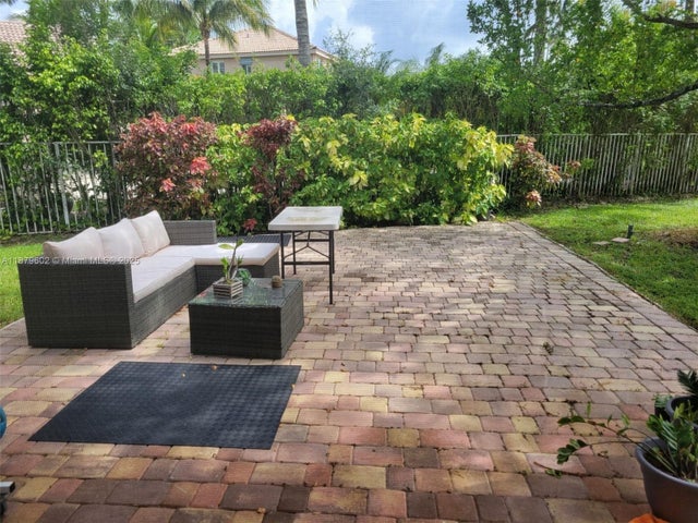 2 of 18 - 1569 Winterberry Ln, Weston, FL