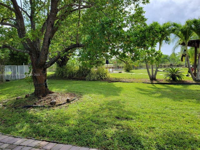 3 of 18 - 1569 Winterberry Ln, Weston, FL