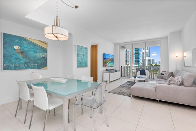 3 of 33 - 50 S Pointe Dr 1005, Miami Beach, FL