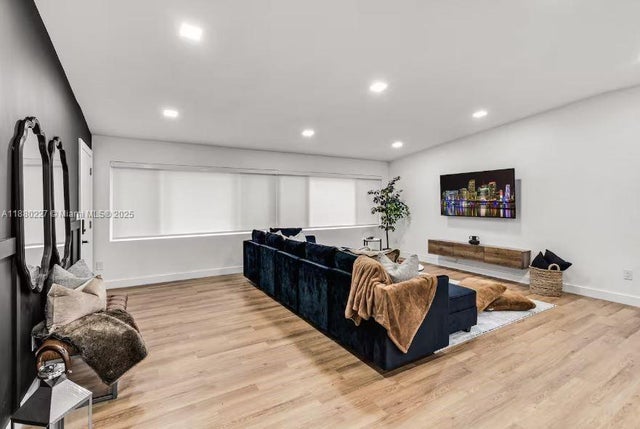 3 of 58 - 17621 Ne 7th Ave, Miami, FL