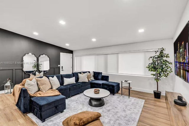 4 of 58 - 17621 Ne 7th Ave, Miami, FL