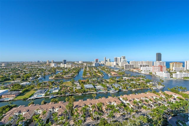 1 of 57 - 21205 Yacht Club Dr 2605, Aventura, FL