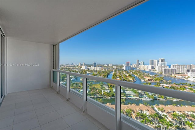 2 of 57 - 21205 Yacht Club Dr 2605, Aventura, FL