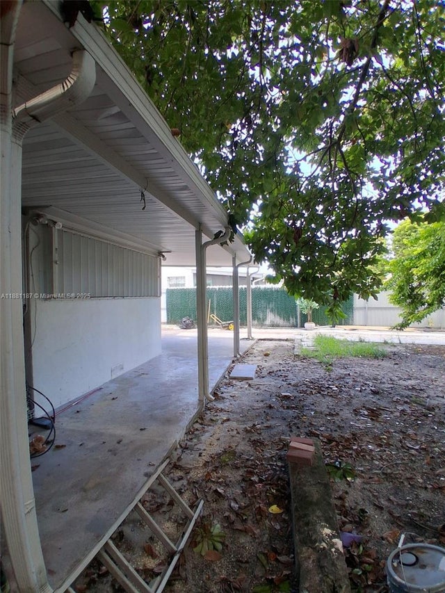 2 of 2 - 3052 Sw 6th St, Miami, FL