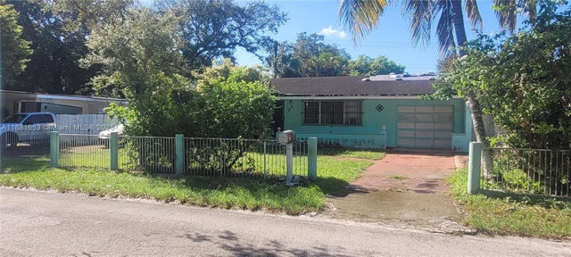 4 of 11 - 610 Ne 164th Ter, Miami, FL