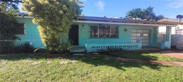 5 of 11 - 610 Ne 164th Ter, Miami, FL
