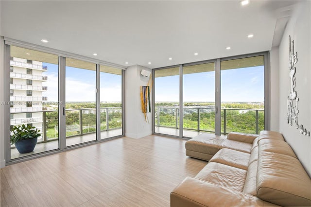 4 of 43 - 16385 Biscayne Blvd 1601, North Miami Beach, FL