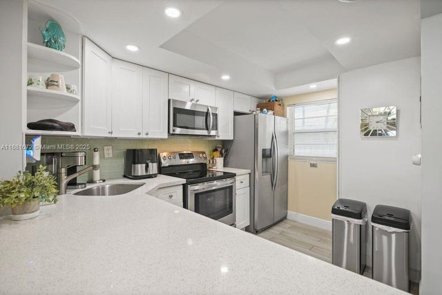 5 of 45 - 4540 N Ocean Dr 104, Lauderdale By The Sea, FL