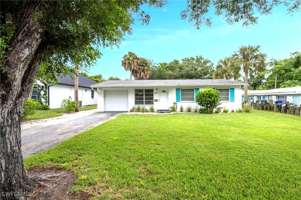 1010 13th St N, NAPLES