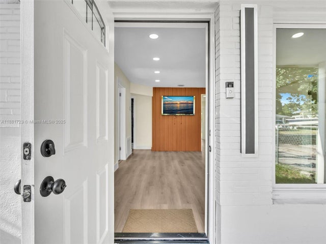 3 of 38 - 5710 Raleigh St, Hollywood, FL