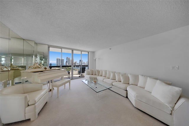 5 of 52 - 19195 Ne 36th Ct 2706, Aventura, FL