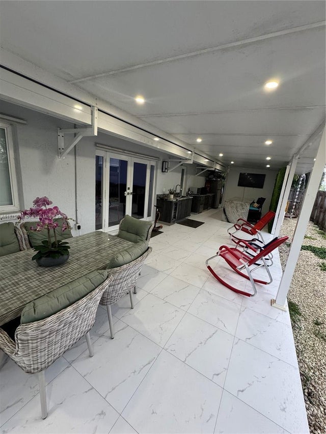 3 of 32 - 21914 Sw 97th Pl, Cutler Bay, FL