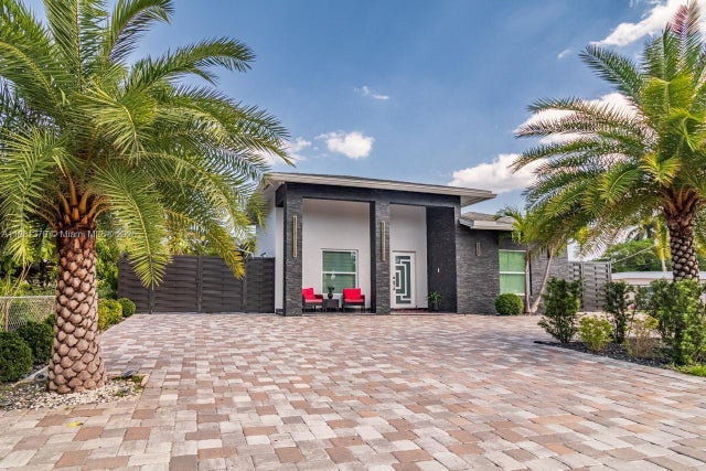 2 of 41 - 580 Kansas Ave, West Palm Beach, FL