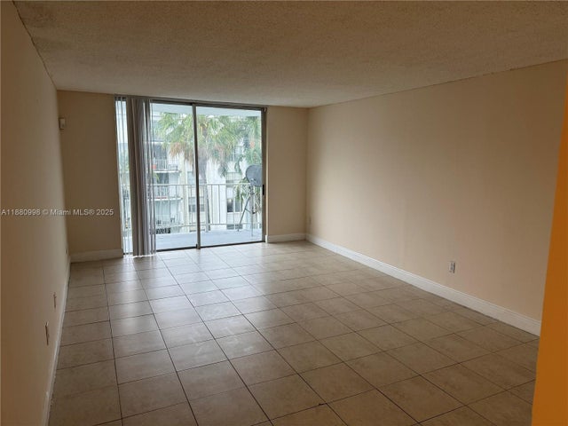 5 of 16 - 486 Nw 165th St Rd B-506, Miami, FL