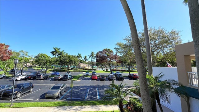 3 of 33 - 9560 Weldon Cir J208, Tamarac, FL