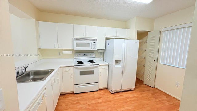 5 of 33 - 9560 Weldon Cir J208, Tamarac, FL