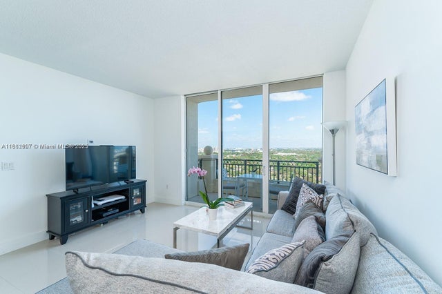 3 of 19 - 3232 Sw 22nd Ter 1910, Miami, FL