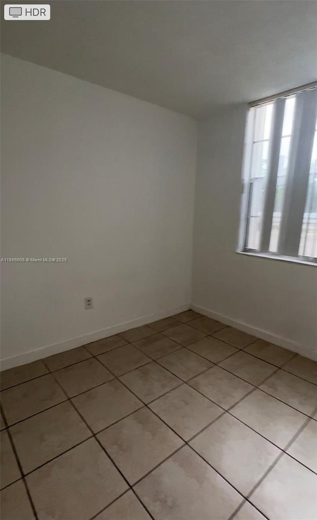 4 of 8 - 498 Nw 165th St Rd D-101, Miami, FL