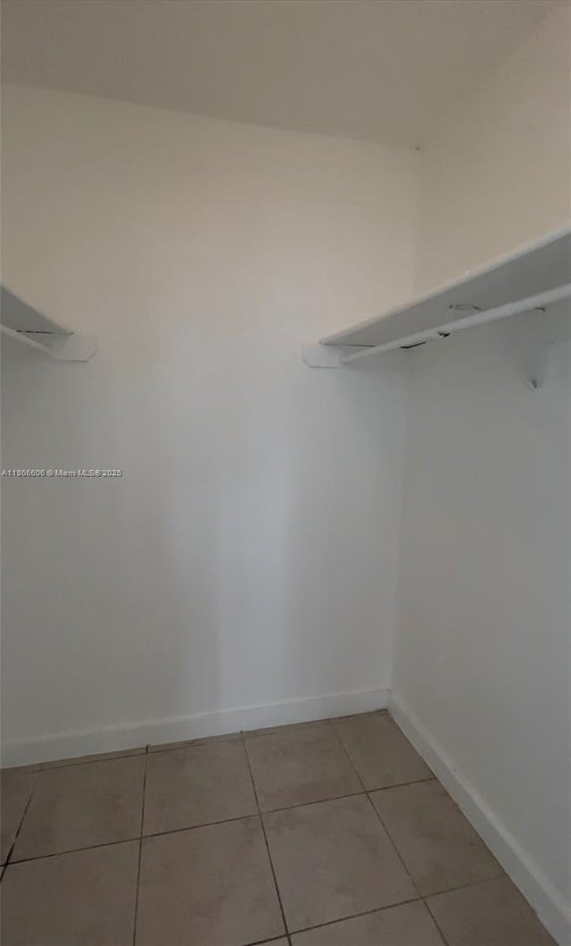 5 of 8 - 498 Nw 165th St Rd D-101, Miami, FL