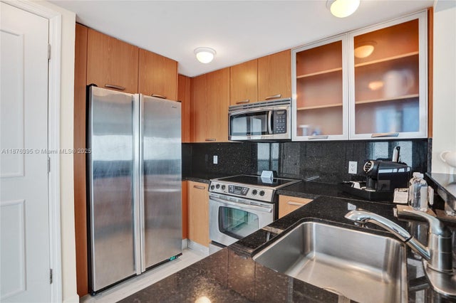 3 of 34 - 505 N Fort Lauderdale Beach Blvd 2217, Fort Lauderdale, FL