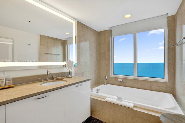 4 of 34 - 505 N Fort Lauderdale Beach Blvd 2217, Fort Lauderdale, FL
