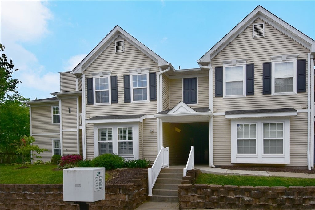 1201 Lenox Oval, Ross