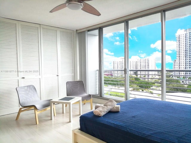 3 of 10 - 1720 Harrison St 10f, Hollywood, FL