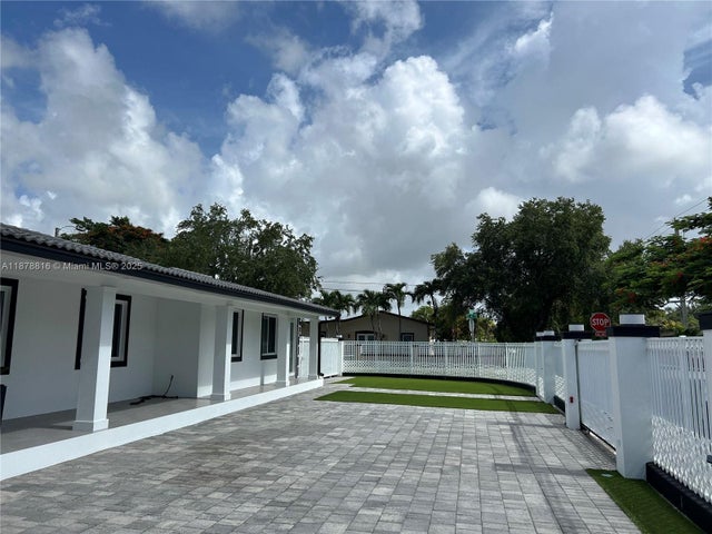2 of 56 - 400 Sw 47th Ave, Coral Gables, FL