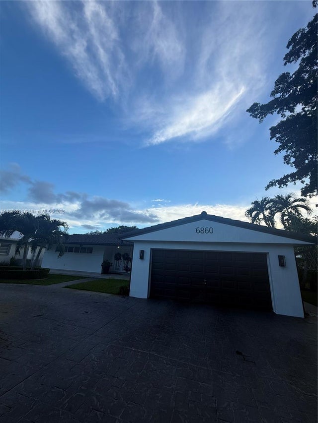 2 of 28 - 6860 Miami Lakes Dr, Miami Lakes, FL