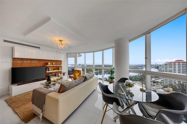 3 of 42 - 6301 Collins Ave 2107, Miami Beach, FL