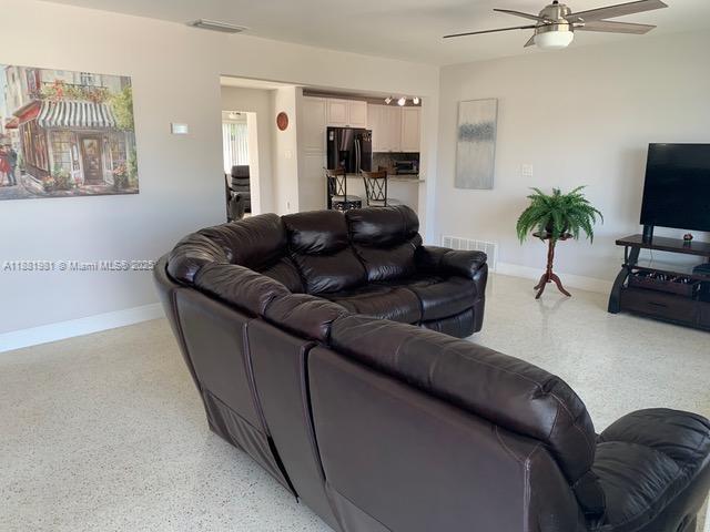 3 of 13 - 10610 Nw 22nd St, Pembroke Pines, FL