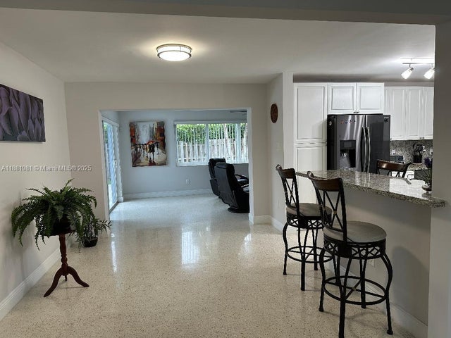 4 of 13 - 10610 Nw 22nd St, Pembroke Pines, FL