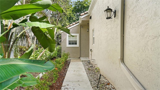 3 of 44 - 1051 Nw 108th Ave, Plantation, FL
