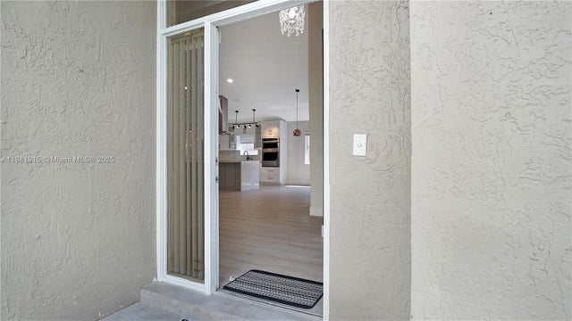 5 of 44 - 1051 Nw 108th Ave, Plantation, FL