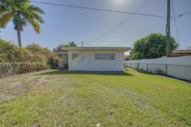 4 of 26 - 1471 Nw 93rd St, Miami, FL