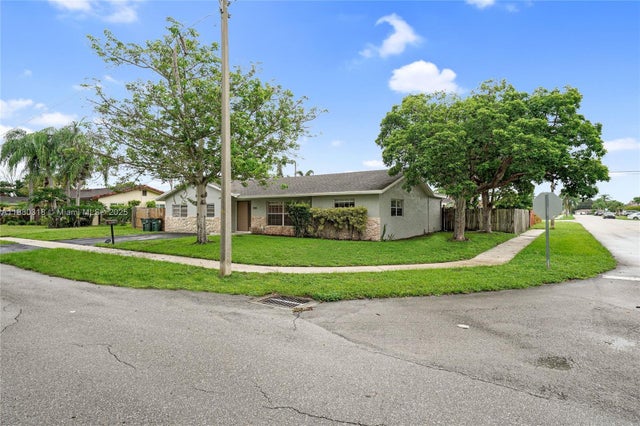 1 of 37 - 1000 Nw 17th Ave, Boca Raton, FL