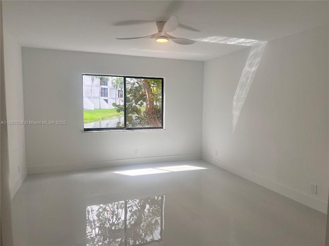 4 of 12 - 16168 Laurel Dr 101, Weston, FL