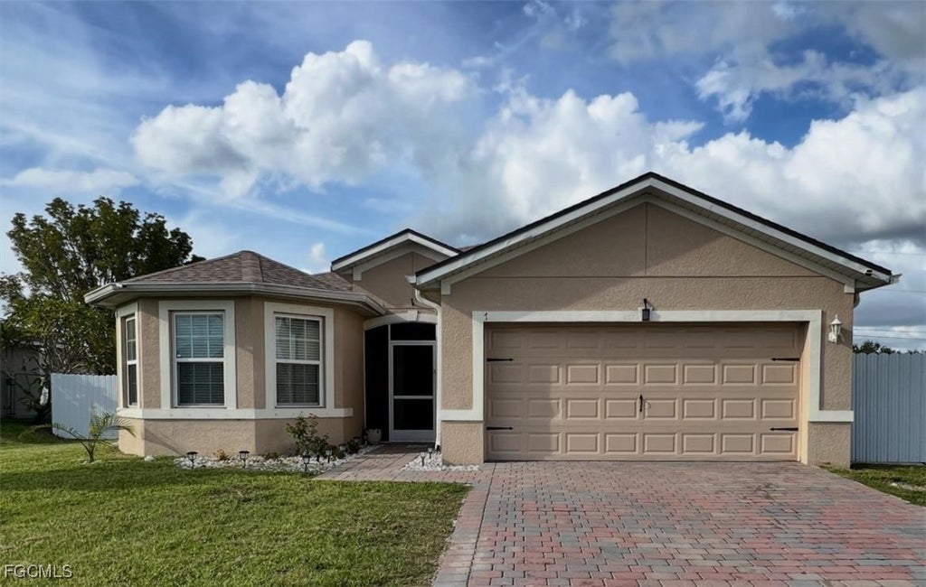 701 Sw 25th Ter, Cape Coral