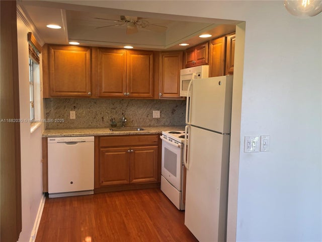 3 of 35 - 36 Islewood B 36, Deerfield Beach, FL