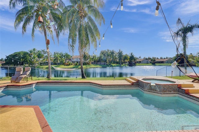 1 of 27 - 5421 Hawkes Bluff Ave, Davie, FL