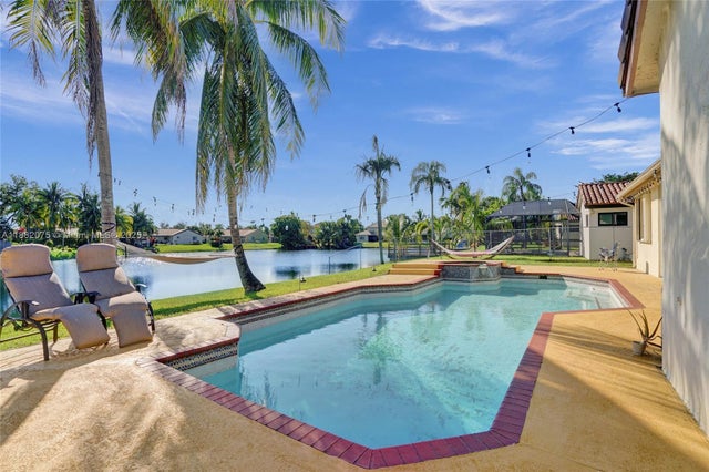 3 of 27 - 5421 Hawkes Bluff Ave, Davie, FL