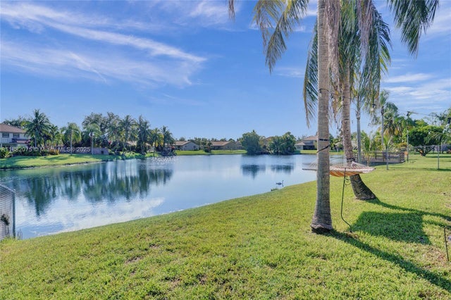 4 of 27 - 5421 Hawkes Bluff Ave, Davie, FL