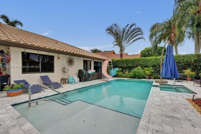 5 of 38 - 3187 Beechberry Cir, Davie, FL